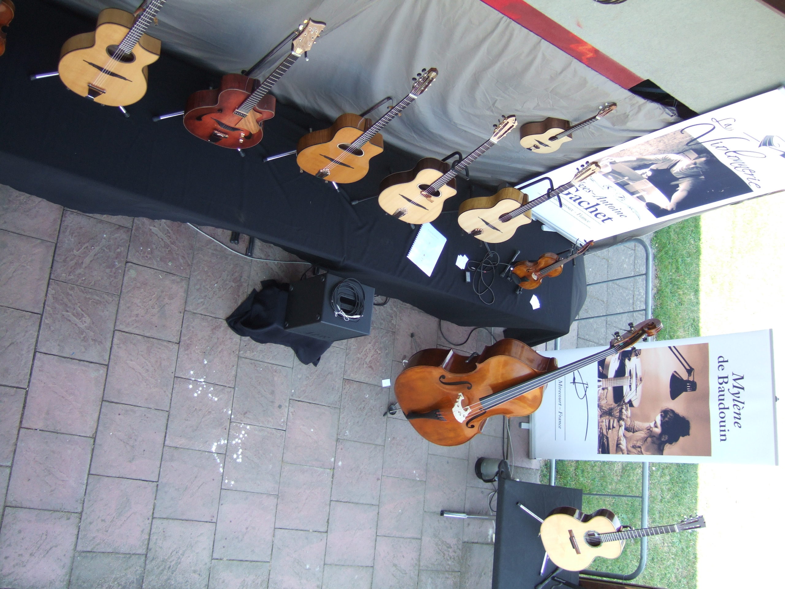 Luthier stands (image 5.5)